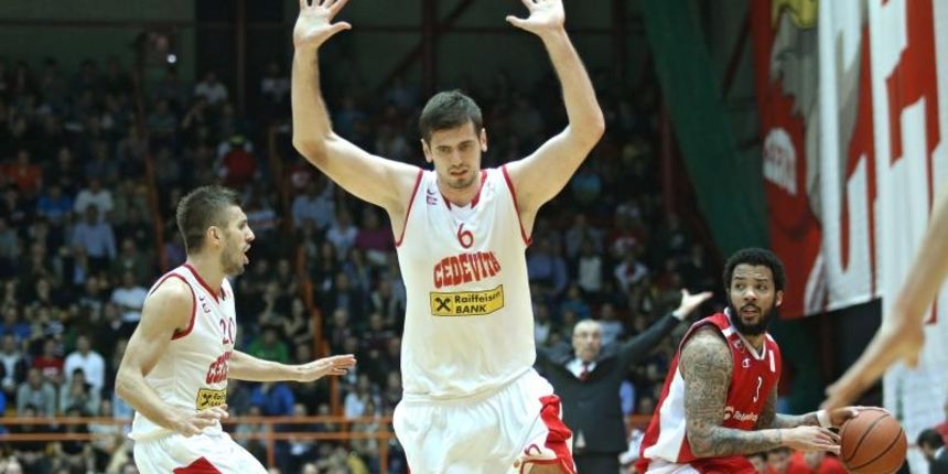 29.04.2015., Dom sportova, Zagreb – ABA liga, treca utakmica finala, KK Cedevita – KK Crvena zvezda. Nemanja Gordic, Stanko Barac, Marcus Williams. Photo: Sanjin Strukic/PIXSELL 29.04.2015., Dom sportova, Zagreb – ABA liga, treca utakmica finala, KK Cedevita – KK Crvena zvezda. Nemanja Gordic, Stanko Barac, Marcus Williams. Photo: Sanjin Strukic/PIXSELL