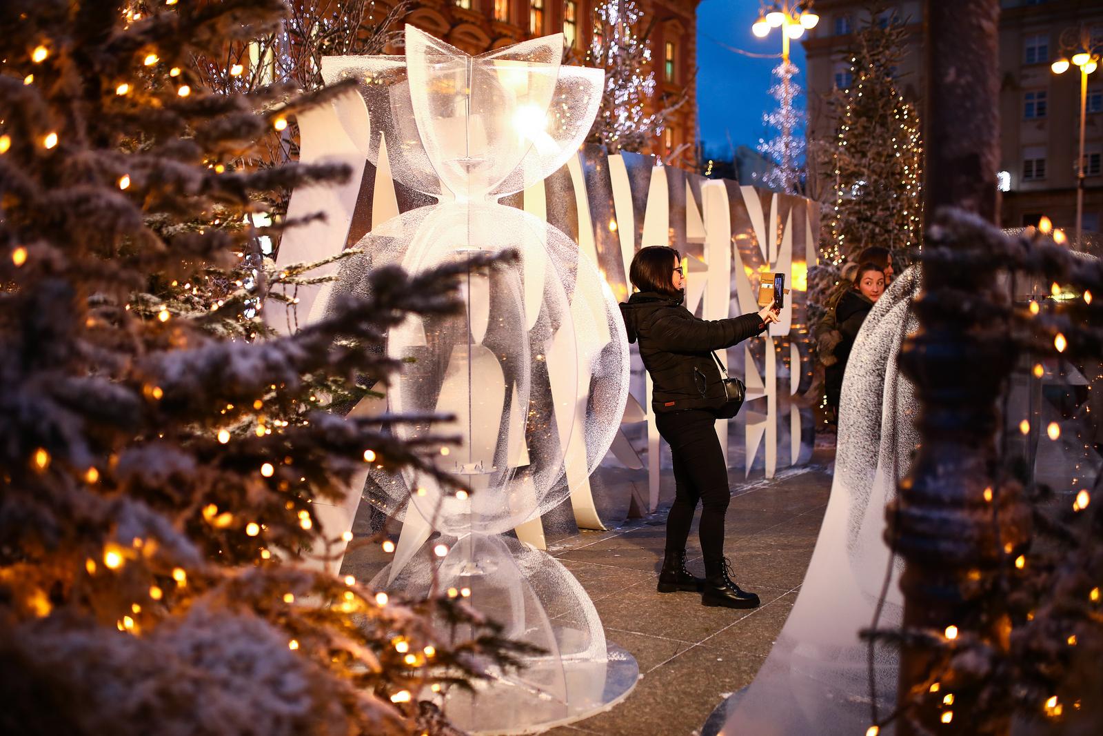 Zagrebački Advent na Trgu bana Jelačića