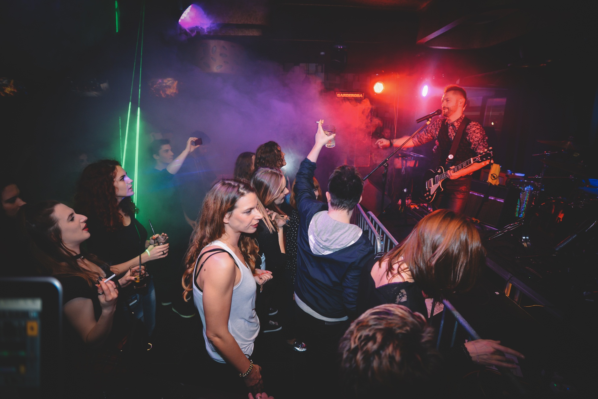 Vatra i Epilog u Maraschino baru, Foto: Iva Perinčić Vatra i Epilog u Maraschino baru, Foto: Iva Perinčić