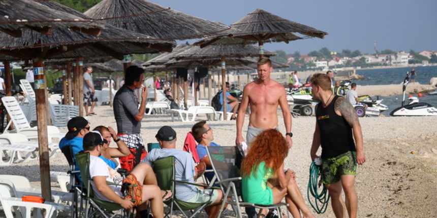 Vir: Slobodan trening na plaži Jadro pred utrke Alpe Adria Jest Ski Toura. Foto: Kažimir Škrbić/Virski list Vir: Slobodan trening na plaži Jadro pred utrke Alpe Adria Jest Ski Toura. Foto: Kažimir Škrbić/Virski list