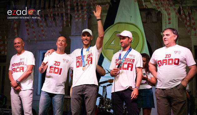 Svečani doček svjetskih prvaka Mihovila i Šime Fantele na Narodnom trgu