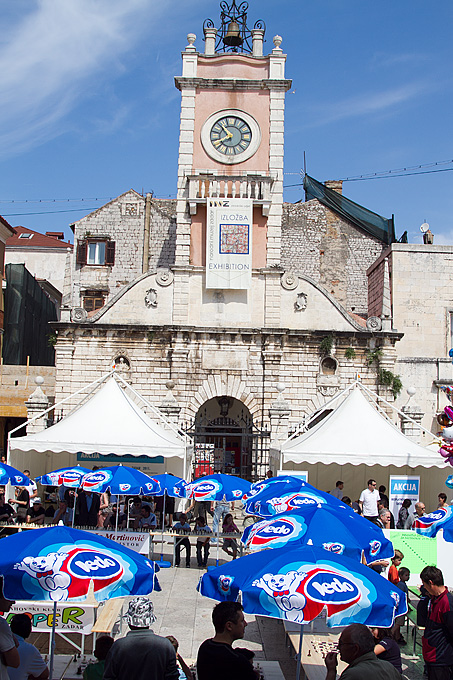 Narodni trg: Simultanka velemajstora Saša Martinović na 50 pločaa, Foto: Leo Banićć Narodni trg: Simultanka velemajstora Saša Martinović na 50 pločaa, Foto: Leo Banićć
