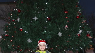 Paljenjem prve adventske svijeće i prigodnim zabavnim programom započela manifestacija Advent na otoku Viru