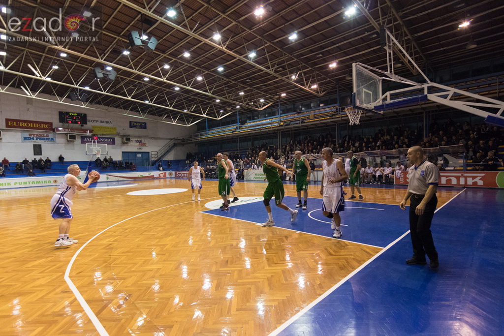 Fešta u povodu 80. rođendana Pina Giergie: Vetarani KK Zadar – Veterani KK Olimpija Fešta u povodu 80. rođendana Pina Giergie: Vetarani KK Zadar – Veterani KK Olimpija