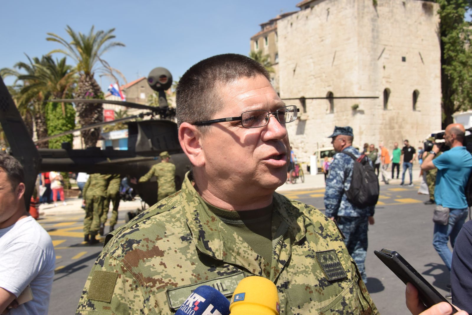 RTOP Vukovar i Kiowa Warrior na splitskoj rivi RTOP Vukovar i Kiowa Warrior na splitskoj rivi