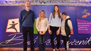 Na Višnjiku održana javna radionica “Zdravstveno usmjerena tjelesna aktivnost učenika” (ZUTA) Na Višnjiku održana javna radionica “Zdravstveno usmjerena tjelesna aktivnost učenika” (ZUTA)