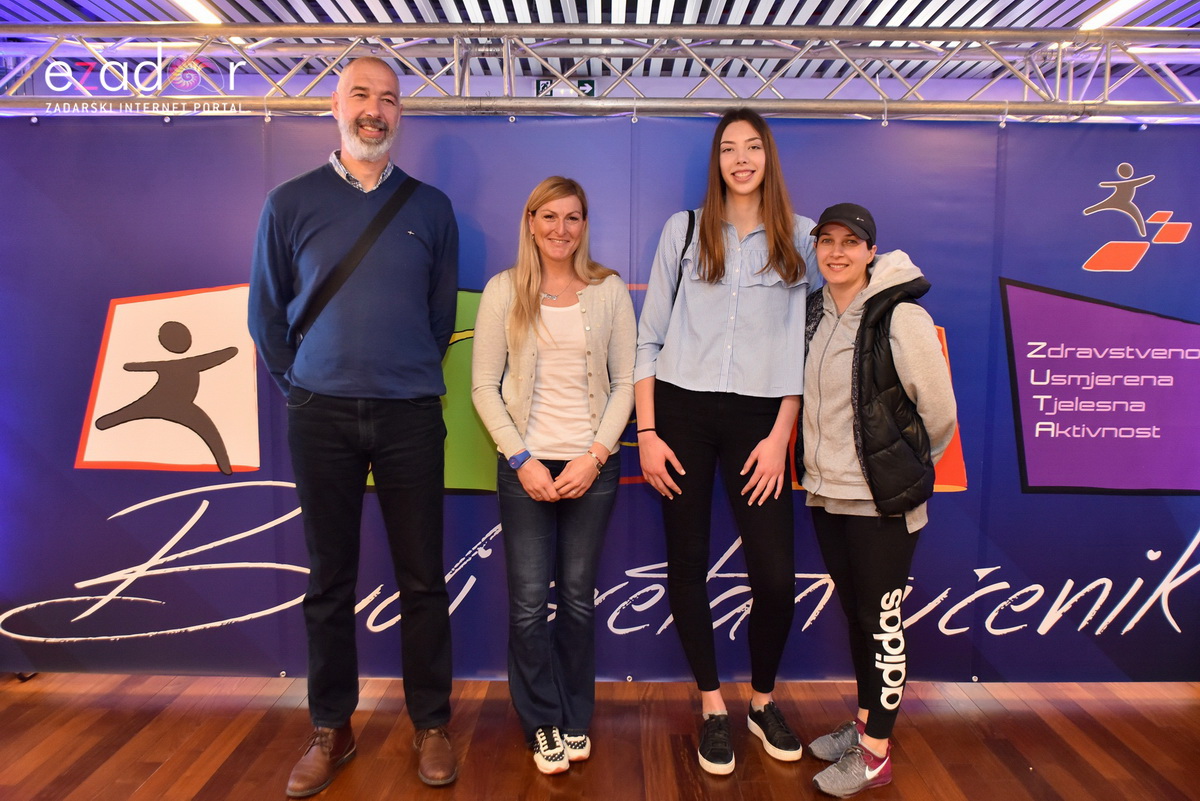 Na Višnjiku održana javna radionica “Zdravstveno usmjerena tjelesna aktivnost učenika” (ZUTA) Na Višnjiku održana javna radionica “Zdravstveno usmjerena tjelesna aktivnost učenika” (ZUTA)