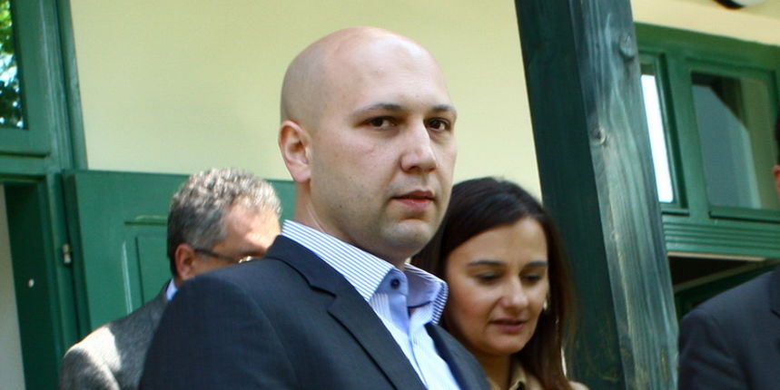 Osijek, Tikves, 150513.
Ministar zastie okolisa i prirode Mihael Zmajlovic u posjeti PP Kopacki rit najavio je brojne projekte. Nazocio je potpisivanju ugovora za prva cetiri projekta koja sufinancira Fond za zastitu okolisa i energetske uncikovitosti. Ug Osijek, Tikves, 150513.
Ministar zastie okolisa i prirode Mihael Zmajlovic u posjeti PP Kopacki rit najavio je brojne projekte. Nazocio je potpisivanju ugovora za prva cetiri projekta koja sufinancira Fond za zastitu okolisa i energetske uncikovitosti. Ug