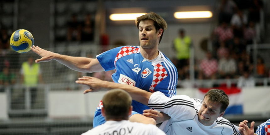 Zadar, 170609
Dvorana u Visnjiku.
Kvalifikacije za Europsko prvenstvo u rukometu koje ce se odrzati u Austriji 2010.
Rukometna utakmica Hrvatska – Slovacka.
Na fotografiji: Tonci Valcic.
Foto: Vladimir Ivanov / CROPIX Zadar, 170609
Dvorana u Visnjiku.
Kvalifikacije za Europsko prvenstvo u rukometu koje ce se odrzati u Austriji 2010.
Rukometna utakmica Hrvatska – Slovacka.
Na fotografiji: Tonci Valcic.
Foto: Vladimir Ivanov / CROPIX