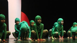 “Karnevalski vremeplov” plesne udruge “Gesta” (foto:Saša Čuka) “Karnevalski vremeplov” plesne udruge “Gesta” (foto:Saša Čuka)