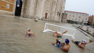Vaterpolo utakmica na Forumu ispred crkve Sv. Donata, Foto: Filip Brala/PIXSELL