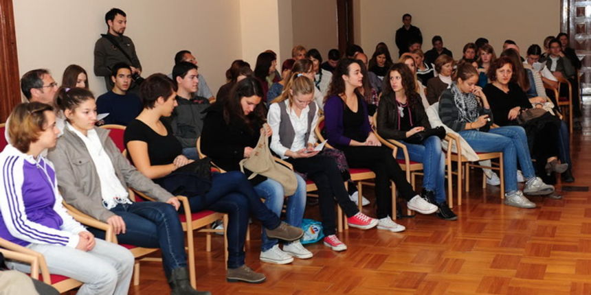 Zadar, 10.11.2011. snimio: Nenad Marcev
Jazz Contessa
Hommage Dori Pejacevic
MATIJA DEDIC, klavir
Svecana dvorana Sveucili Zadar, 10.11.2011. snimio: Nenad Marcev
Jazz Contessa
Hommage Dori Pejacevic
MATIJA DEDIC, klavir
Svecana dvorana Sveucili