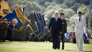 Knin, 050811.
Podizanjem zastave na Kninskoj tvrdjavi i postrojavanjem vojnih snaga na nogometnom igralistu obiljezena je 16. obljetnica VRO Oluja, Dan pobjede i domovinske zahvalnosti i Dan hrvatskih branitelja.
Na fotografiji: Ivo Josipovic.
Foto: Ante Knin, 050811.
Podizanjem zastave na Kninskoj tvrdjavi i postrojavanjem vojnih snaga na nogometnom igralistu obiljezena je 16. obljetnica VRO Oluja, Dan pobjede i domovinske zahvalnosti i Dan hrvatskih branitelja.
Na fotografiji: Ivo Josipovic.
Foto: Ante