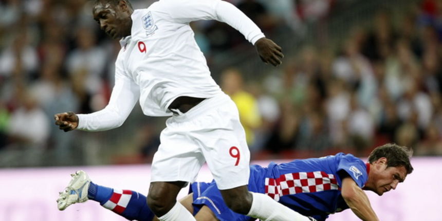 London, 090909.
Stadion Wembley.
Kvalifikacijska nogometna utakmica grupe 6 za Svjetsko prvenstvo u Juznoj Africi 2010.
Utakmica Engleska – Hrvatska.
Emilie Heskey i Ivan Krizanac.
Foto: Ronald Gorsic / CROPIX London, 090909.
Stadion Wembley.
Kvalifikacijska nogometna utakmica grupe 6 za Svjetsko prvenstvo u Juznoj Africi 2010.
Utakmica Engleska – Hrvatska.
Emilie Heskey i Ivan Krizanac.
Foto: Ronald Gorsic / CROPIX