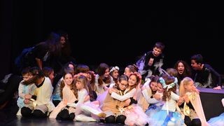 Premijera predstave “U sjeni” udruge “Igrajmo se” Premijera predstave “U sjeni” udruge “Igrajmo se”