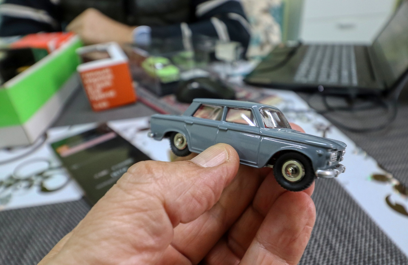 Dušan Erkalović iz Vira jedan je od najvećih kolekcionara autića u Hrvatskoj Dušan Erkalović iz Vira jedan je od najvećih kolekcionara autića u Hrvatskoj