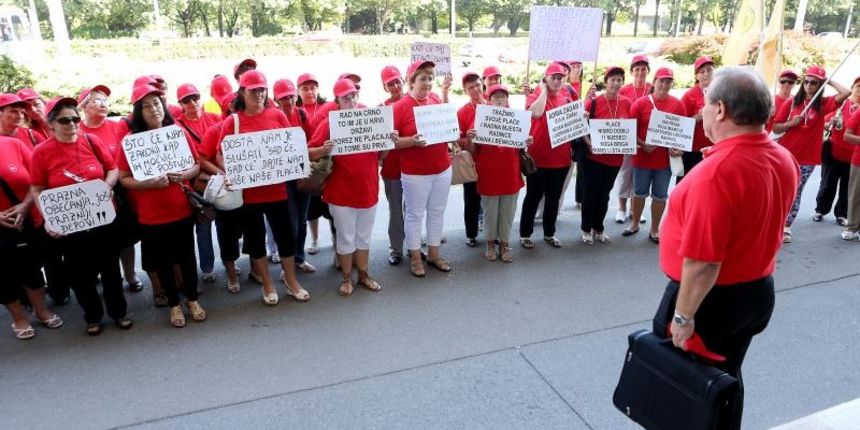 Prosvjed radnica Adria d.d. Zadar. Photo: Patrik Maček/PIXSELL Prosvjed radnica Adria d.d. Zadar. Photo: Patrik Maček/PIXSELL