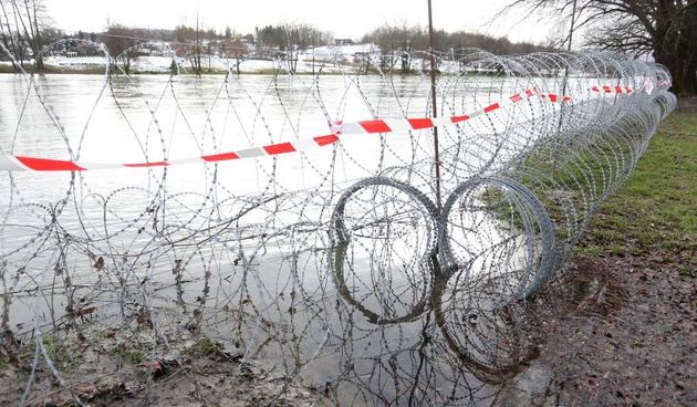 Zbog povisenog vodostaja rijeke Kupe dio zilet zice je pod vodom. Mjestani strahuju da ce voda unistiti zicu. Photo: Kristina Stedul Fabac/PIXSELL