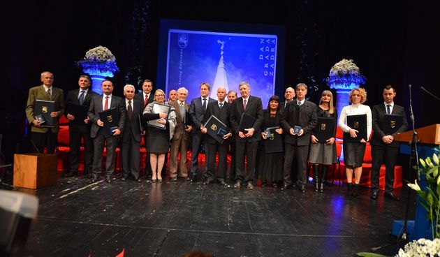 Image 378737 (auto) Image 378737 (auto)