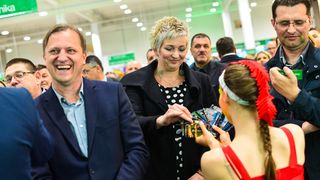Svečano otvoren novi prodajni centar Pevec u Zadru Svečano otvoren novi prodajni centar Pevec u Zadru