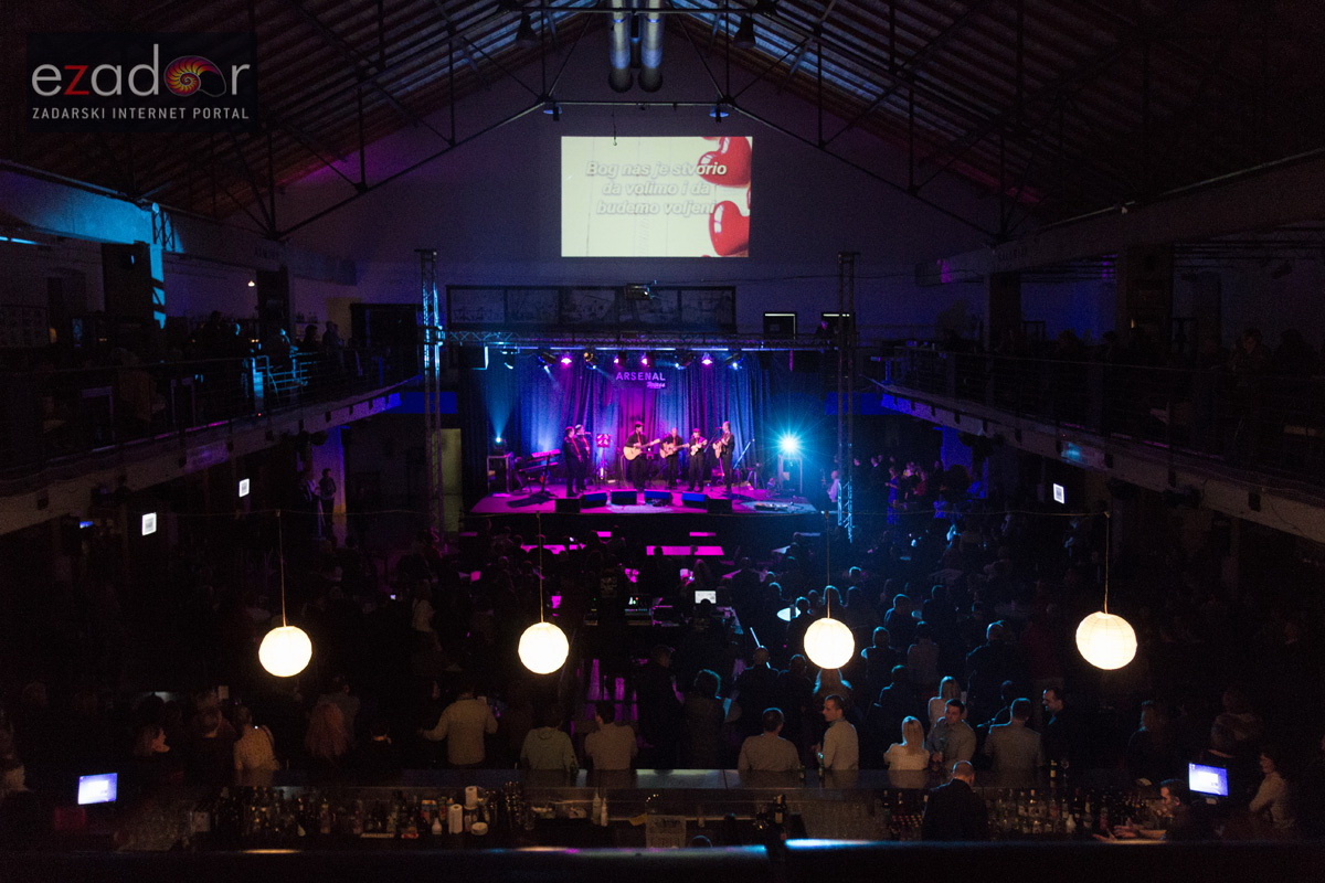 Humanitarni koncert “Klape s ljubavlju” u zadarskom Arsenalu