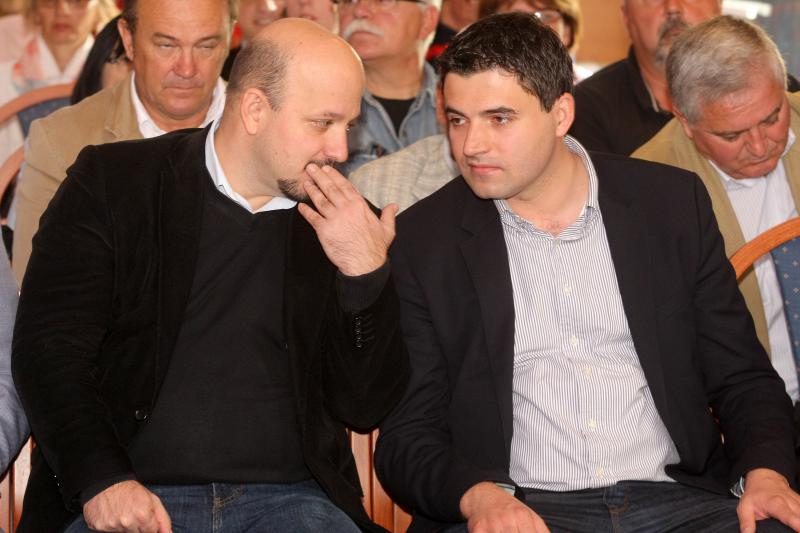 U hotelu Kolovare održana je izborna konvencija Županijske organizacije SDP-a. Na njoj su prisustvovali i ministar zdravstva Rajko Ostojić, ministar poduzetništva i obrta Gordan Maras te predsjednik zagrebačkog SDP-a Davor Bernardić. Photo: Dino Stanin/P U hotelu Kolovare održana je izborna konvencija Županijske organizacije SDP-a. Na njoj su prisustvovali i ministar zdravstva Rajko Ostojić, ministar poduzetništva i obrta Gordan Maras te predsjednik zagrebačkog SDP-a Davor Bernardić. Photo: Dino Stanin/P