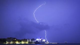 Grmljavinsko nevrijeme 11. rujna 2013. Foto: Filip Brala/PIXDELL Grmljavinsko nevrijeme 11. rujna 2013. Foto: Filip Brala/PIXDELL