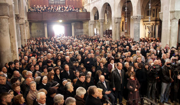 Posljednji ispraćaj nadbiskupa Marijana Oblaka
