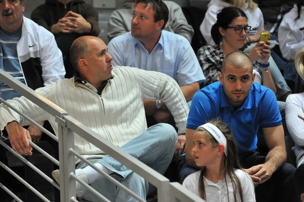 Zadar, 260513.
Dvorana Kresimira Cosica. 
3. polufinalna utakmica prvenstva Hrvatske izmedju KK Zadar i KK Cedevita.
Na fotografiji: Drazen Anzulovic i Vedran Morovic.
Foto: Luka Gerlanc / CROPIX