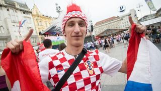 Hrvatski navijači okupirali Lens uoči utakmice s Portugalom, Photo: PIXSELL Hrvatski navijači okupirali Lens uoči utakmice s Portugalom, Photo: PIXSELL
