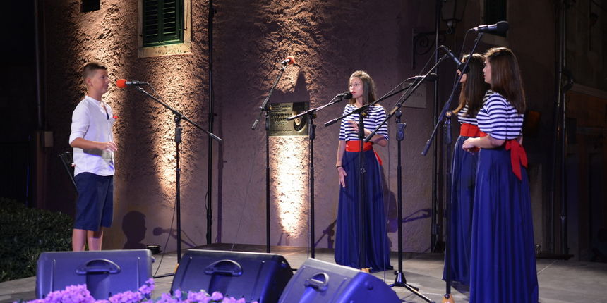 27. izdanje Susreta dalmatinskih klapa “Na vr’ sela”: Ljubav prema klapskoj pismi u Sv. Filip i Jakovu neizbrisiva je