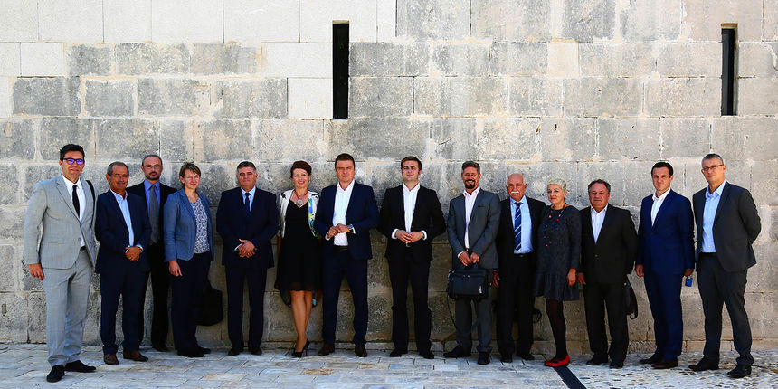 U Maškovića hanu potpisani sporazumi o suradnji na projektu unaprjeđenja upravljanja NATURA 2000 područjima U Maškovića hanu potpisani sporazumi o suradnji na projektu unaprjeđenja upravljanja NATURA 2000 područjima