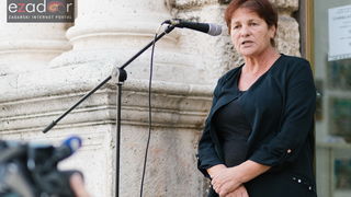 Prosvjedni skup roditelja protiv politike obaveznog cijepljenja Prosvjedni skup roditelja protiv politike obaveznog cijepljenja