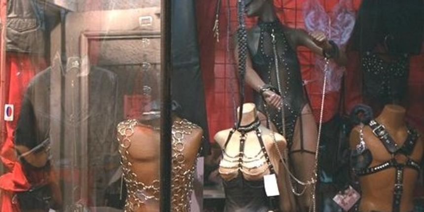 sex shop (foto: www.wayfaring.info)