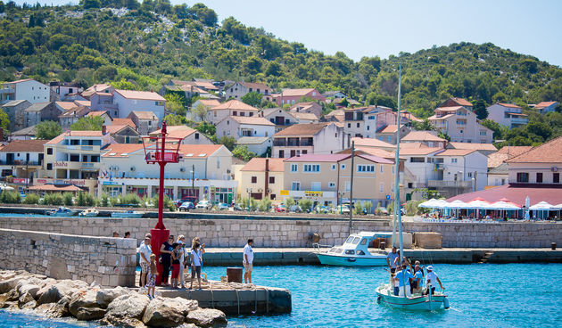 Tkon Brod kulture brod knjizara