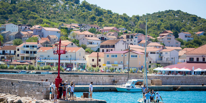 Tkon Brod kulture brod knjizara