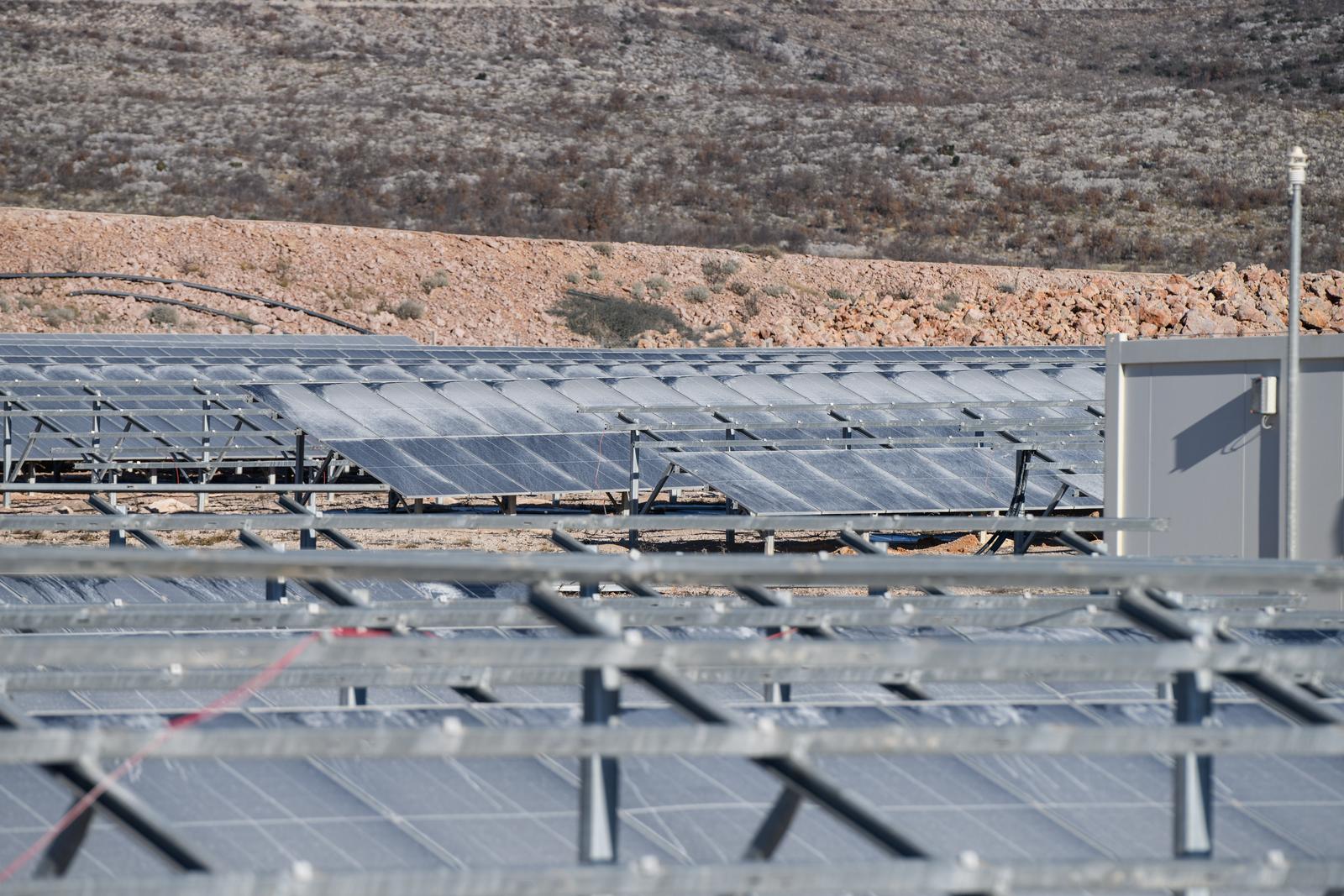 U Zatonu Obrovačkom bura uništila jednu od najvećih solarnih elektrana u Hrvatskoj U Zatonu Obrovačkom bura uništila jednu od najvećih solarnih elektrana u Hrvatskoj