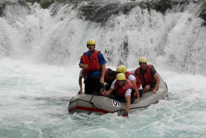 Zadar, Zrmanja, 270413.Rijeka Zrmanja. 8. hrvatska rafting regata Zrmanja 2013. Organizator regate je Riva rafting centar, putnicka agencija d.o.o. Na fotografiji: detalj sa regate.Foto: Jure Miskovic / CROPIX Zadar, Zrmanja, 270413.Rijeka Zrmanja. 8. hrvatska rafting regata Zrmanja 2013. Organizator regate je Riva rafting centar, putnicka agencija d.o.o. Na fotografiji: detalj sa regate.Foto: Jure Miskovic / CROPIX