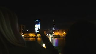 Građani na ulicama Zadra poštujući mjere dočekali 2021. godinu