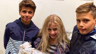 Galerija Kapetanova kula: Svečano otvorenje izložbe “Rastočeno vrime” Stipe Suraća. Foto: Mladen Radolović Mrlja Galerija Kapetanova kula: Svečano otvorenje izložbe “Rastočeno vrime” Stipe Suraća. Foto: Mladen Radolović Mrlja