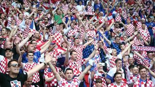 Slavlje igrača i navijača nakon pobjede nad Turskom. Photo: Goran Stanzl/PIXSELL Slavlje igrača i navijača nakon pobjede nad Turskom. Photo: Goran Stanzl/PIXSELL