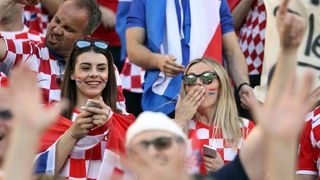 Hrvatski navijači okupirali Lens uoči utakmice s Portugalom, Photo: PIXSELL Hrvatski navijači okupirali Lens uoči utakmice s Portugalom, Photo: PIXSELL