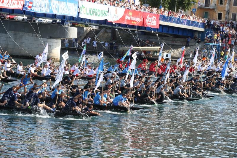 Gusari iz Komina pobjednici Maratona lađa od Metkovića do Ploča