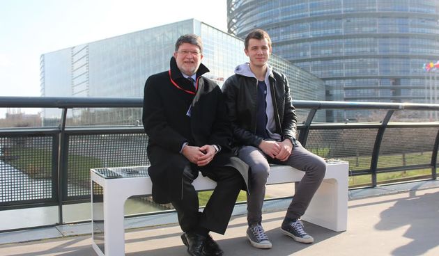 Tonino Picula i Ivan Mrvoš na predstavljanju solarne klupe “Steora” u Stasbourgu