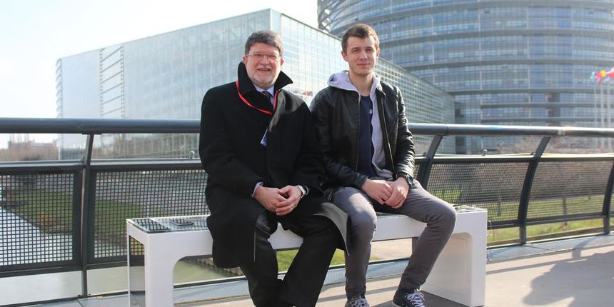 Tonino Picula i Ivan Mrvoš na predstavljanju solarne klupe “Steora” u Stasbourgu