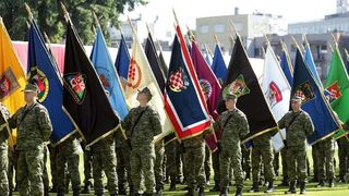 Svečano postrojavanje na stadionu u Kranjčevićevoj u povodu Dana Oružanih snaga Republike Hrvatske. Foto. PIXSELL Svečano postrojavanje na stadionu u Kranjčevićevoj u povodu Dana Oružanih snaga Republike Hrvatske. Foto. PIXSELL
