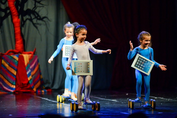 Circo Art u HNK Zadar izveo predstavu “Povratak u prirodu”