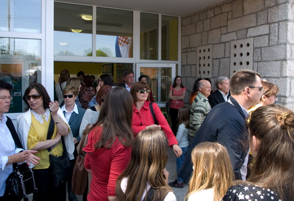Svecano otvaranje obnovljene osnovne skole Kruno Krstic u Arbanasima