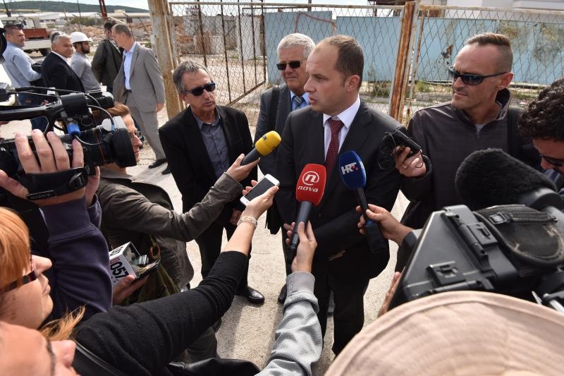 MInistar Hajdaš Dončić obišao novu luku u Gaženici, Foto: Dino Stanin/PIXSELL MInistar Hajdaš Dončić obišao novu luku u Gaženici, Foto: Dino Stanin/PIXSELL
