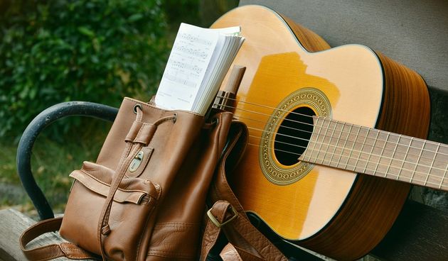 notni zapis i gitara